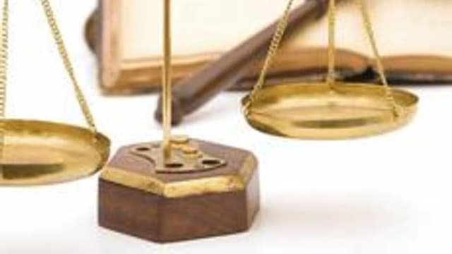 Обложка курса «Административное право» на Stepik