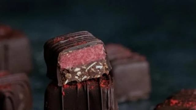 Обложка курса: Батончики (Эми Левин). Площадка: Складчина.biz