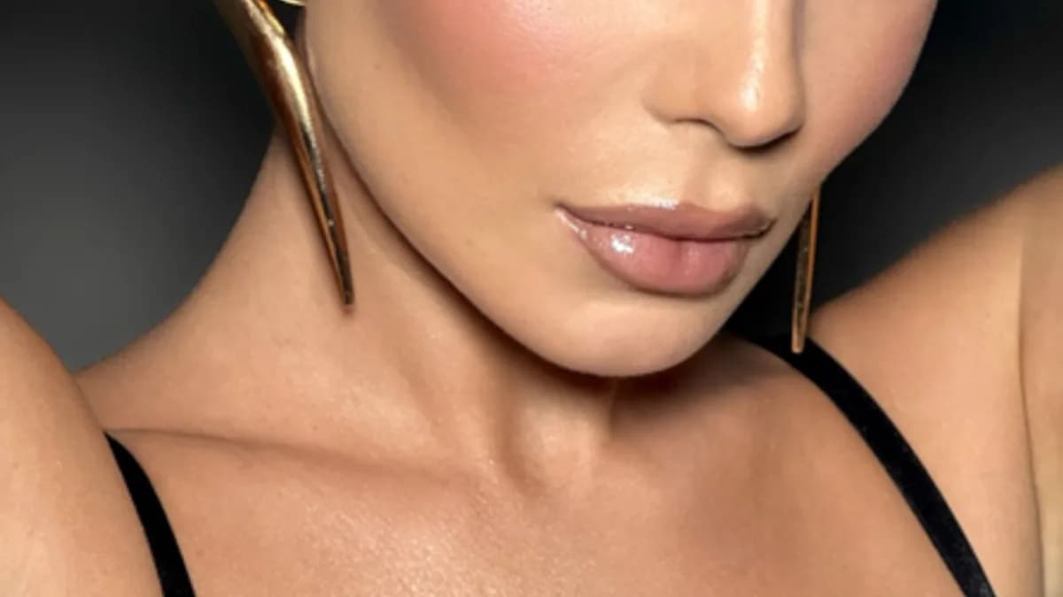 Обложка курса: Burgundy Makeup [Таня Пось]. Площадка: Складчик