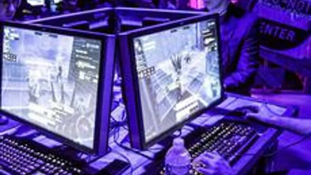 Обложка курса «Компьютерные игры» на Stepik