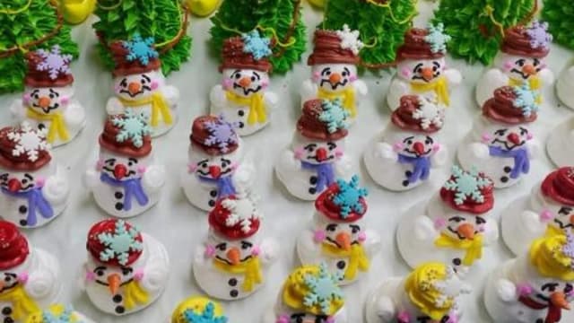 Обложка курса: Кремовые фигурки (Руслана Бондарева). Площадка: Складчина.biz