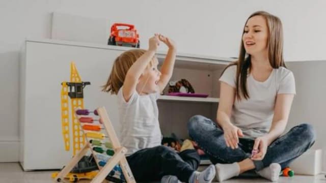Обложка курса: [LaMama] Цикл лекций для детей 1-3 лет (Марина Кучина). Площадка: Складчина.biz