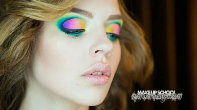 Обложка курса: Макияж: акварельная техника (Татьяна Золоташко). Площадка: Складчина.biz