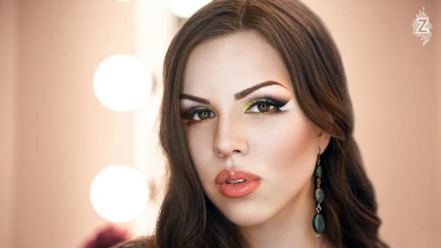 Обложка курса: Макияж: Карандашная техника. Площадка: Складчина.biz