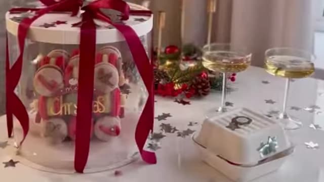 Обложка курса: [mironova_tocake] Кубо-торт из макарон (Владлена Миронова). Площадка: Складчина.biz
