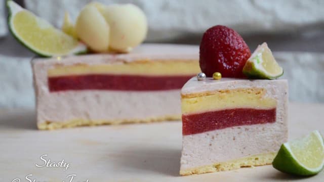 Обложка курса: Муссовый торт Spring Strawberry [Стася Васильева]. Площадка: Складчик