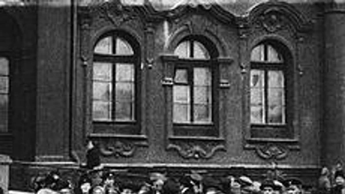 Обложка курса «Октябрьская революция» на Stepik