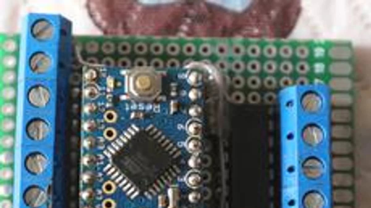 Обложка курса «Программируем Arduino» на Stepik
