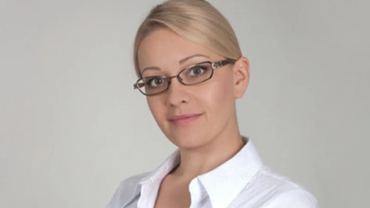 Обложка курса: Укрепление натуральных ногтей. Площадка: Складчик
