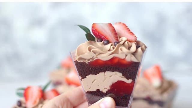 Обложка курса: Вкусные трайфлы [nezabudka_cake]. Площадка: Складчик