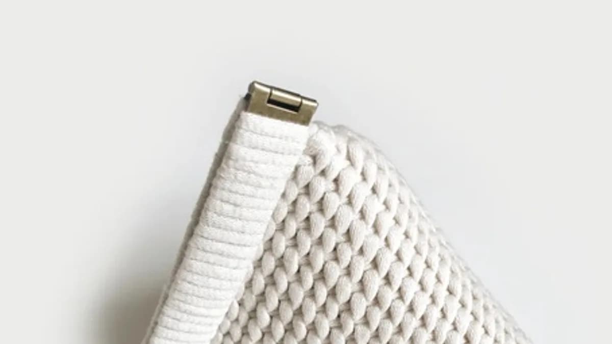 Обложка курса: [Вязание] Косметичка Пирамида [Debrosse]. Площадка: Складчик