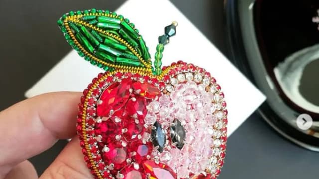 Обложка курса: Яблоко [broshka_kbr]. Площадка: Складчик