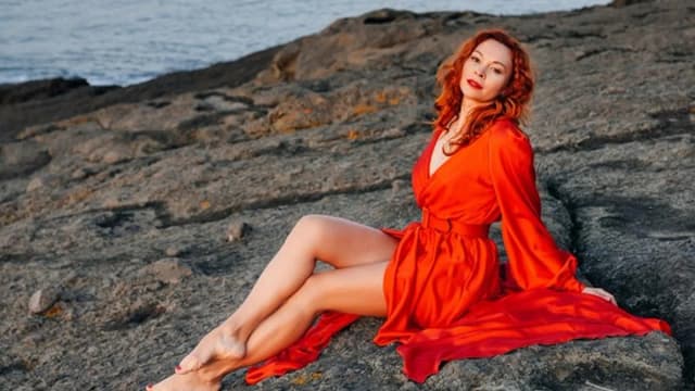 Обложка курса: Женственность (Екатерина Федорова). Площадка: Складчина.biz