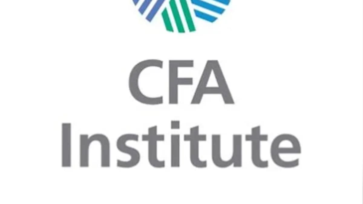 Обложка курса: CFA level 1 учебник Schweser на русском языке. Площадка: Складчик