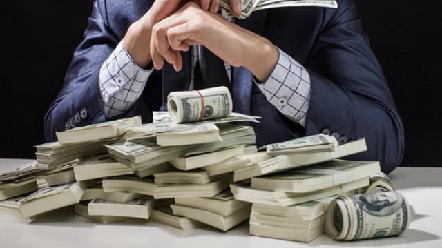 Обложка курса: От 10 000 до 30 000 рублей за 1 месяц с нуля (Максим Соколов и Андрей Шумлянский). Площадка: Складчина.biz