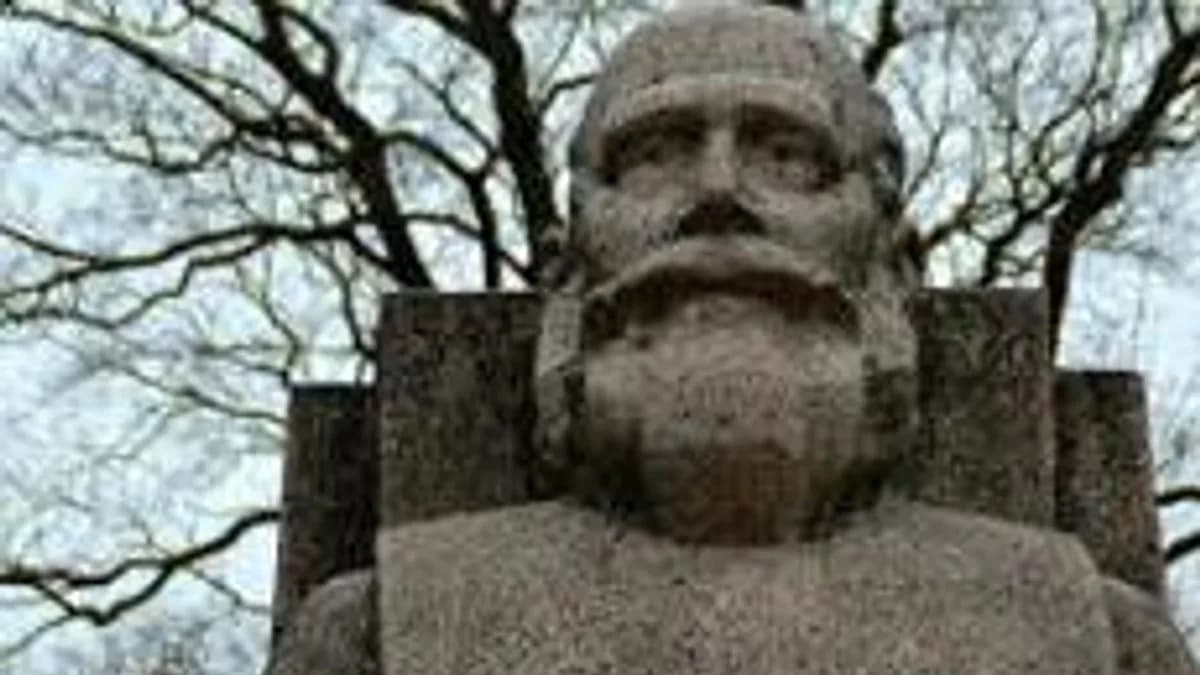 Обложка курса «СТРАНОВЕДЕНИЕ : РЕГИОНОВЕДЕНИЕ : ИЗВЕСТНЫЕ ЛЮДИ МИРА : ВИКТОРИНА» на Stepik